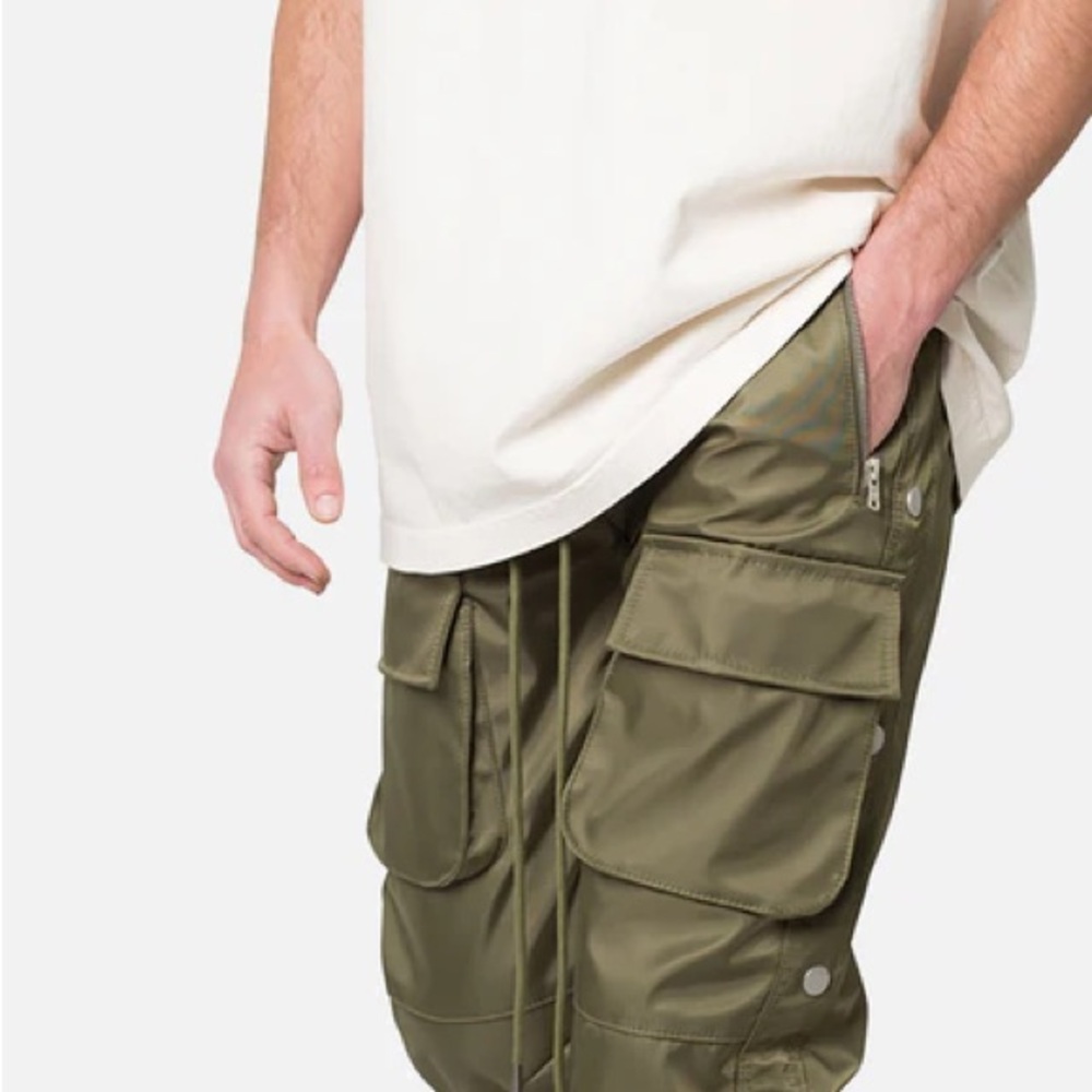 MNML Olive Green Cargo Pants with Snap Details - Picture 5 of 6